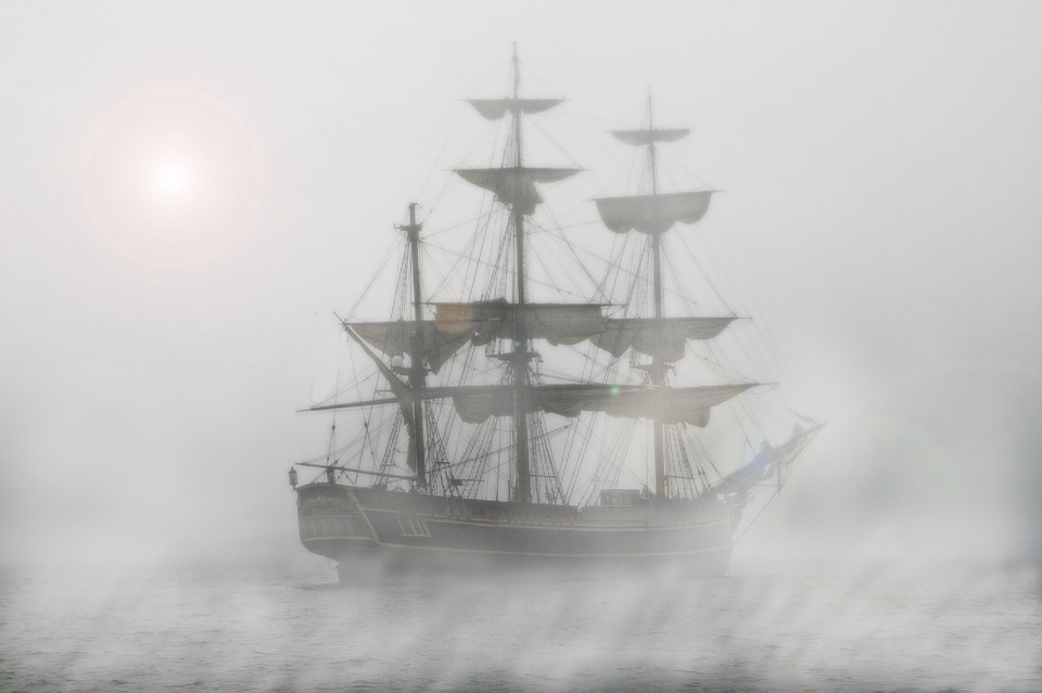 Πειρατικό καράβι στην ομίχλη / Pirate ship