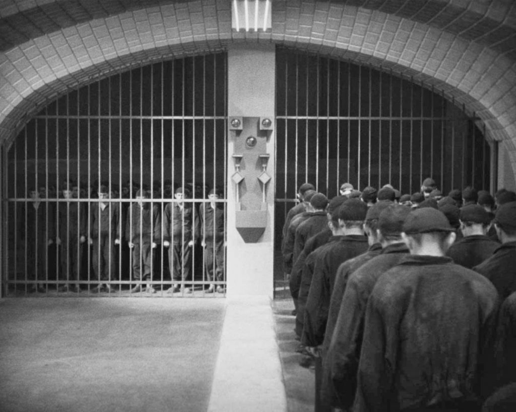 Οι μάζες των εργατών στο Μετρόπολις / Workers in Fritz Lang's Metropolis