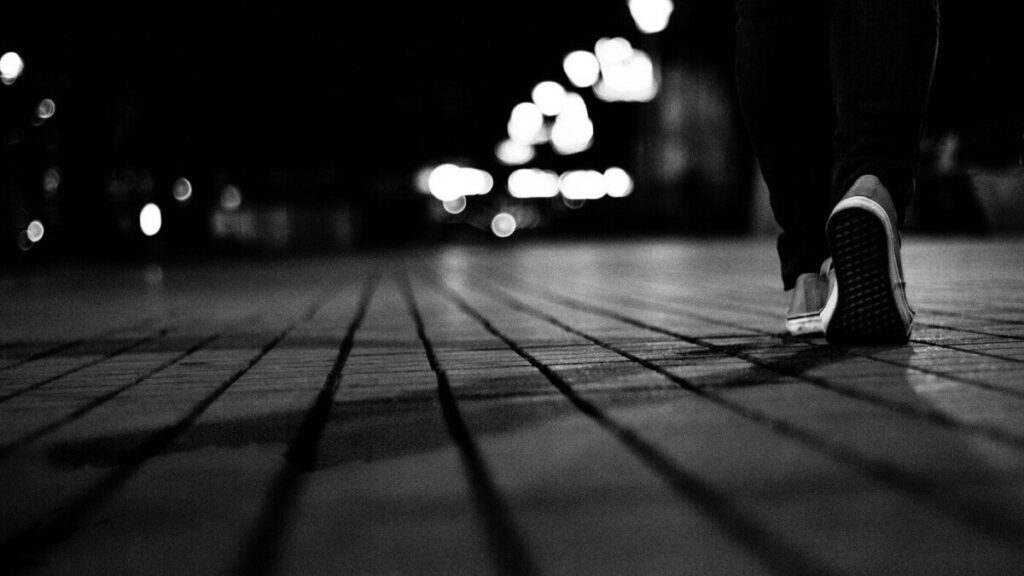 Σκέψεις της νύχτας... / Night Walking